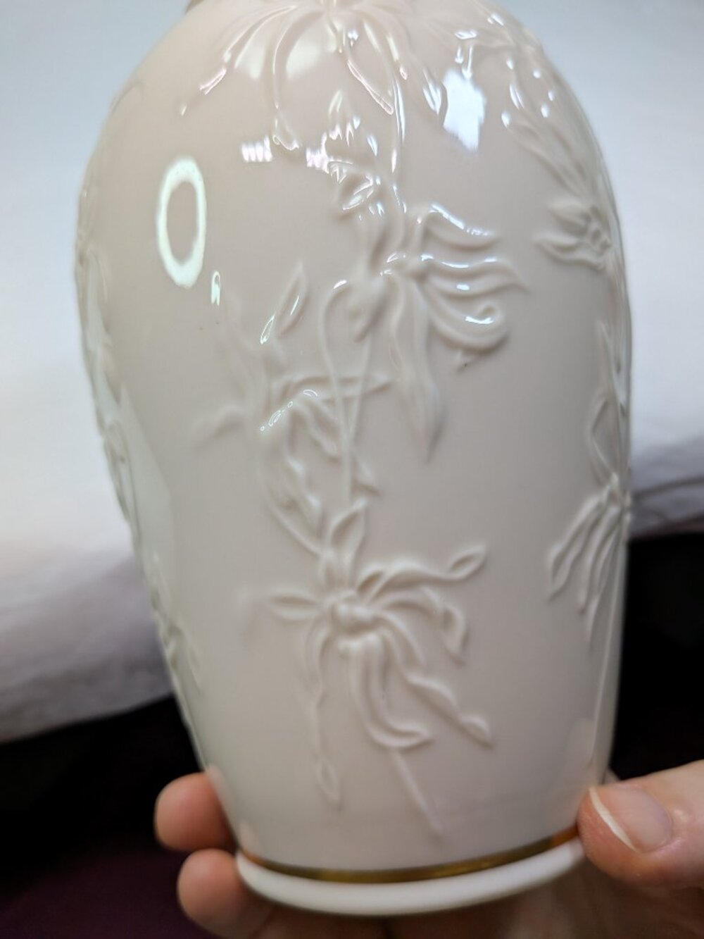 Lenox Masterpiece Collection Embossed Spider Lily Vase Gold Trim 7" - Picture 7 of 9